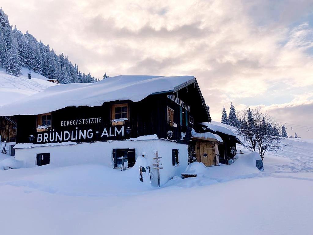 Отель Bruendling-Alm Berggasthof Auf 1167M Auf Dem Hochfelln Берген Экстерьер фото