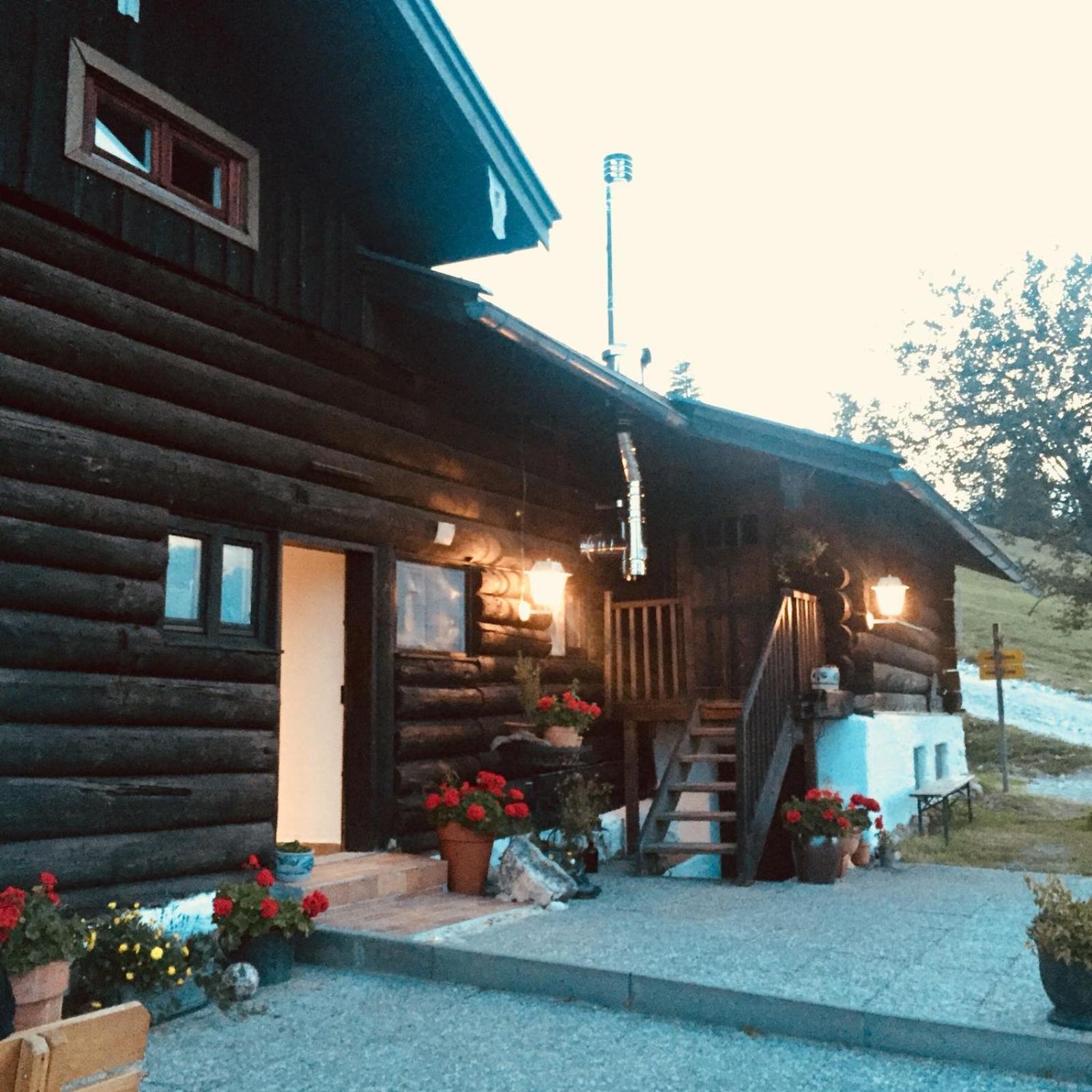 Отель Bruendling-Alm Berggasthof Auf 1167M Auf Dem Hochfelln Берген Экстерьер фото